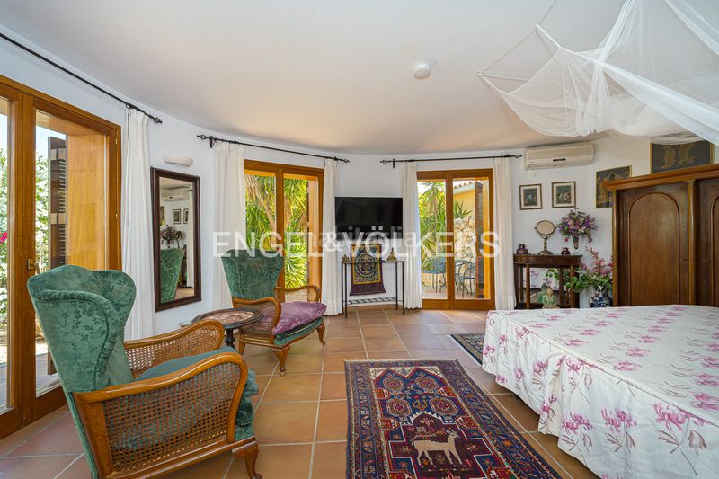 Foto c363a282-809f-47f6-956e-39bc5614249c. Xalet amb xemeneia piscina a Relleu