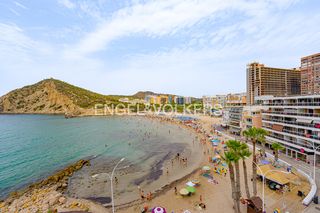 Appartement in Travessia marina baixa 2. Exclusiva vivienda en primera línea de mar en la cala de finestr