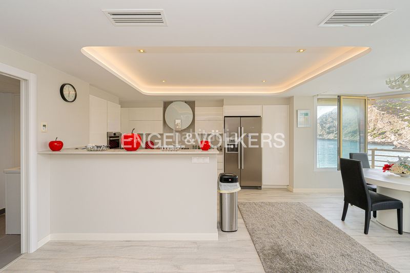 Foto 1ed84b19-d524-4b9f-9faa-501bd78f7655. Apartamento en travessia marina baixa 2 exclusiva vivienda en primera línea de mar en la cala en Finestrat