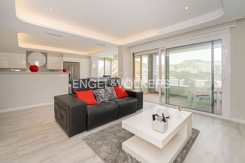 Foto 409af9d1-caf3-4e2f-98c6-5ec54e379bdc. Apartamento en travessia marina baixa 2 exclusiva vivienda en primera línea de mar en la cala en Finestrat