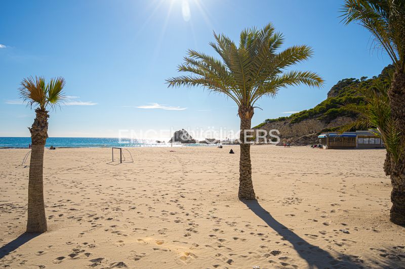 Foto 4a715832-5a33-4e3d-90fe-bae89bf64216. Apartamento en travessia marina baixa 2 exclusiva vivienda en primera línea de mar en la cala en Finestrat