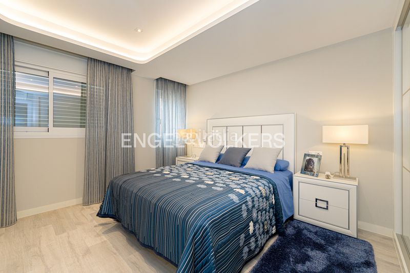 Foto a9ba56d2-039c-4d11-8ba5-98a5c2d73383. Apartamento en travessia marina baixa 2 exclusiva vivienda en primera línea de mar en la cala en Finestrat