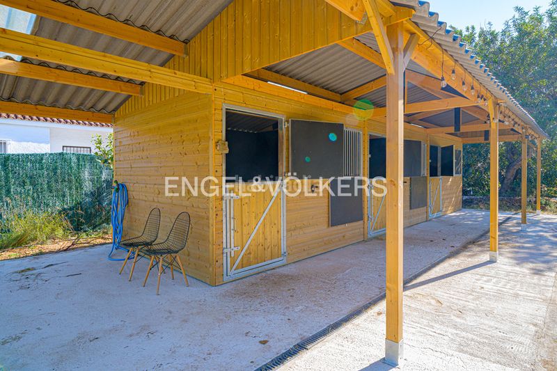 Foto 5deb65fb-7735-4cd3-b2a6-44edc6a81f48. Casa amb xemeneia aparcament piscina a La Paz Polop