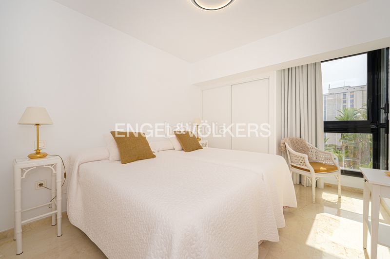 Foto 0c8a5ec0-dbde-4fd6-acbb-e5262738dc76. Apartament a avenida del mediterráneo 44 a Playa Levante Benidorm