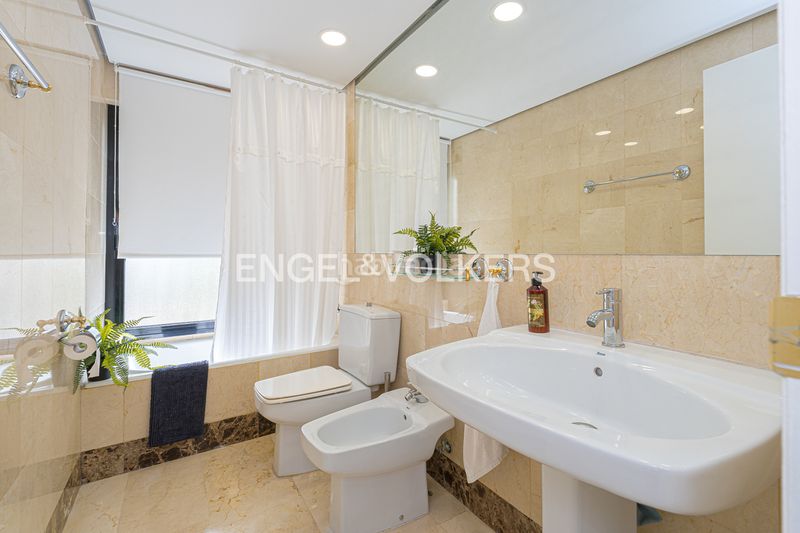 Foto e65642fb-cff9-48c9-9f7b-733bd28ee722. Apartament a avenida del mediterráneo 44 a Playa Levante Benidorm
