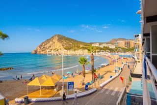 Apartment  Avinguda de la marina baixa 6. Exclusivo piso de esquina para reformar en primera línea de la c