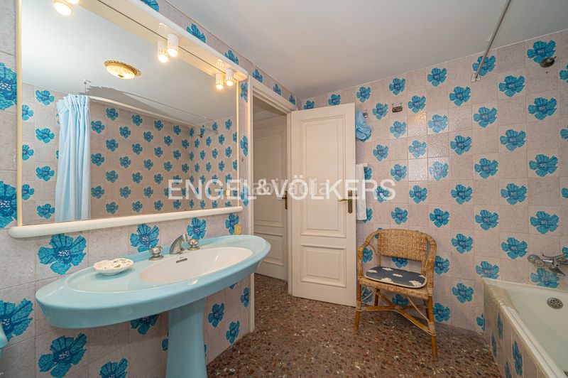 Foto 1bd75196-f22d-4fe3-b7c6-2a4bcbeba951. Apartament a avenida de madrid 26 a Playa Levante Benidorm