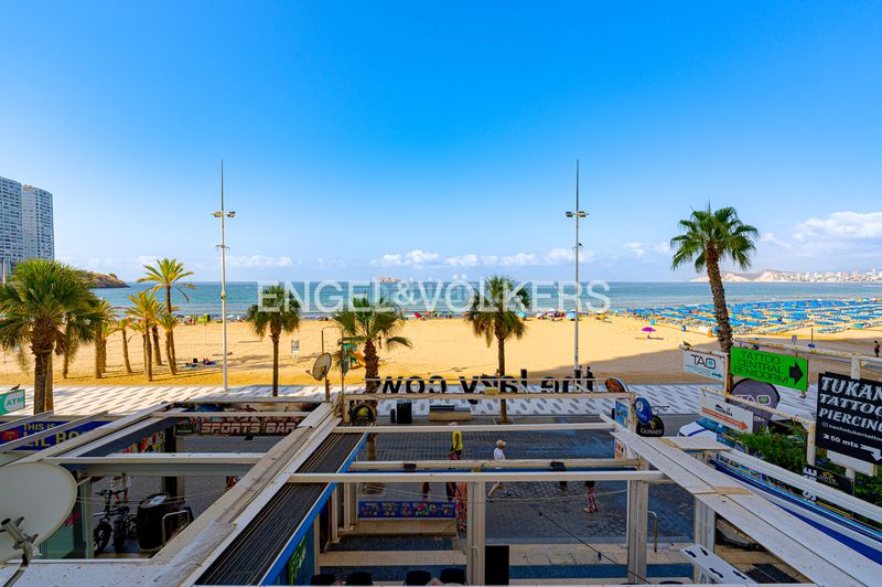 Foto 5e3aae71-3970-49e5-935e-473eb9b10320. Pis a avenida de madrid 26 a Playa Levante Benidorm
