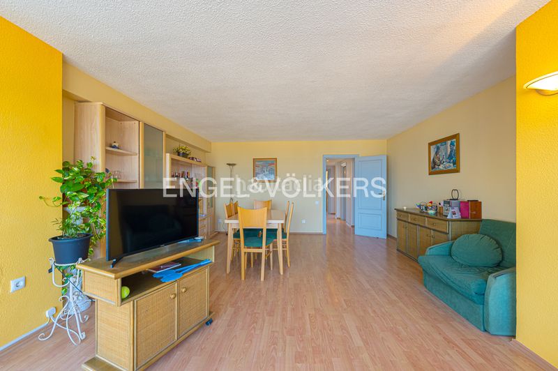 Foto b95a4eee-9601-41c2-99db-cbcf88053abf. Pis a avenida de madrid 26 a Playa Levante Benidorm