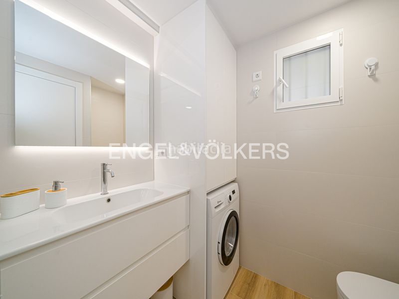 Foto 48ccc4ee-4d3c-4b9c-bd04-3299aae5e598. Lloguer apartament a avenida de madrid 22 a Playa Levante Benidorm
