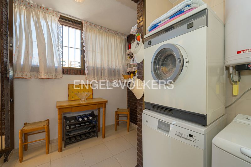 Foto a5098672-f39b-4e6e-9223-fcd7e51b6567. Àtic a calle vigo 5 a Playa Poniente Benidorm