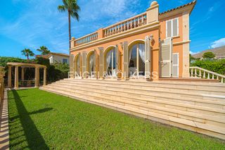 Chalet  Calle isla mallorca. Exclusiva villa mediterránea con vistas panorámicas al mar y la