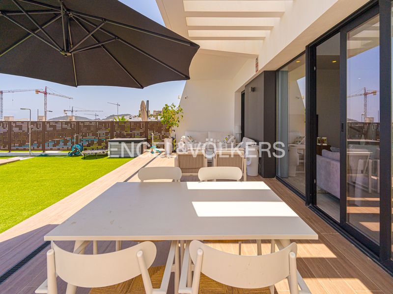 Foto 1b824849-3f5f-42bd-81c1-fc4dd0e11399. Casa en Finestrat pueblo Finestrat