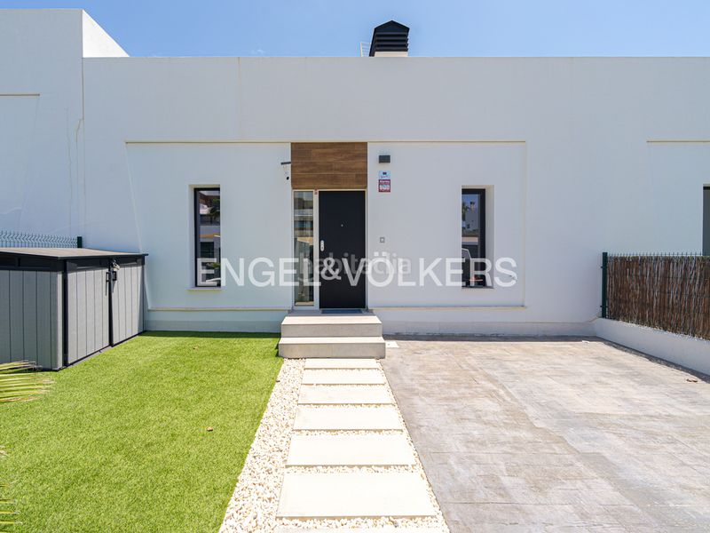 Foto 789ef19d-26d4-4222-bff2-26c8050751a4. Casa en Finestrat pueblo Finestrat