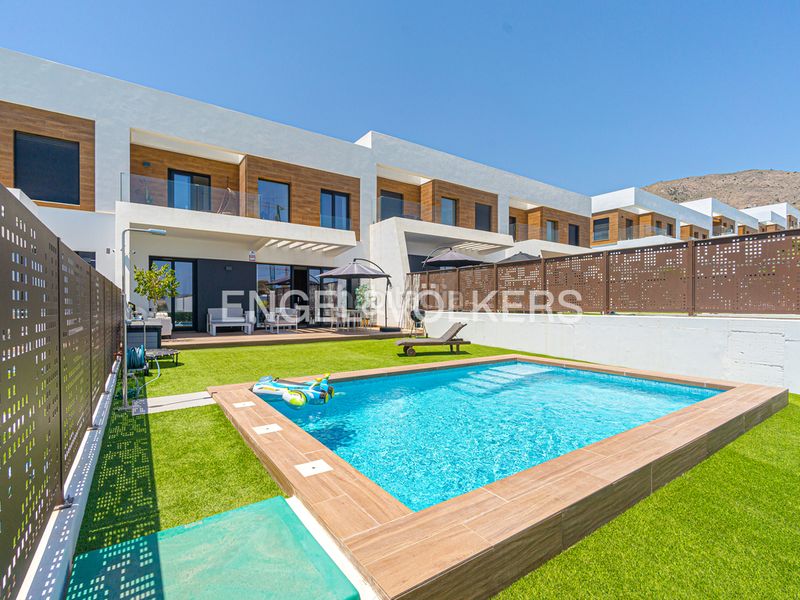 Foto 9bc3dd23-a784-45ee-8b26-f8ad1af2f338. Casa en Finestrat pueblo Finestrat