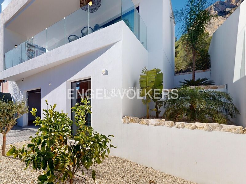 Foto 2e8baa11-ee7e-4955-a9b5-b1a7f7c5bf48. Casa amb piscina a Casco urbano Polop