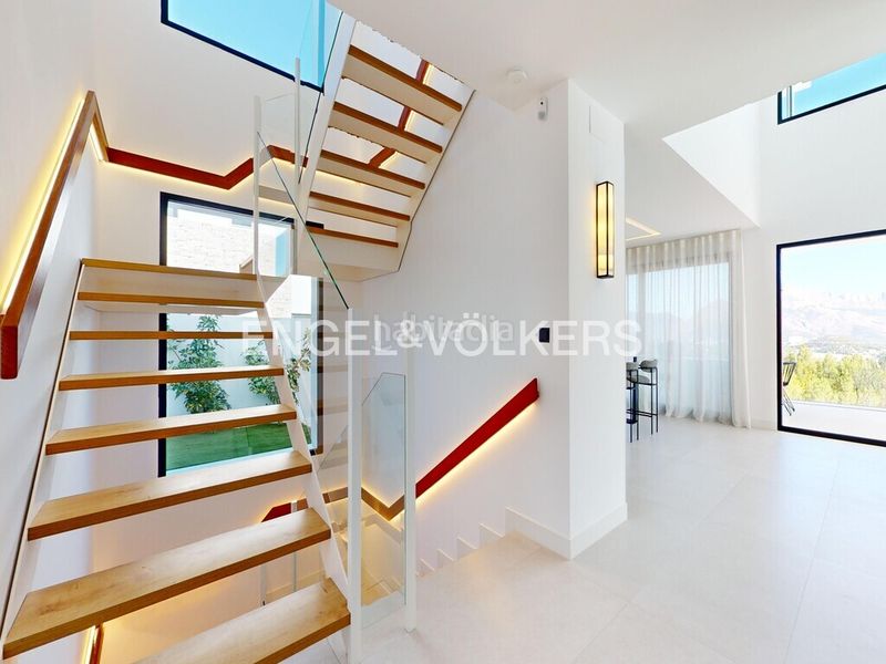 Foto b5b7f647-7953-479d-ae71-eb0c09f59a2e. Casa amb piscina a Casco urbano Polop