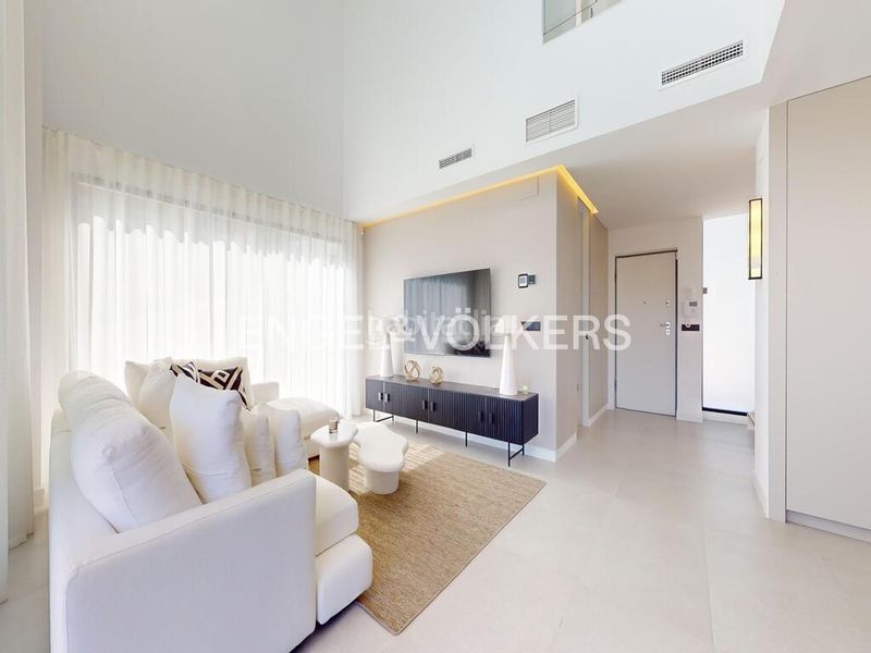 Foto ffe9fdd0-a8c9-41fa-83e2-caed4245d413. Casa amb piscina a Casco urbano Polop