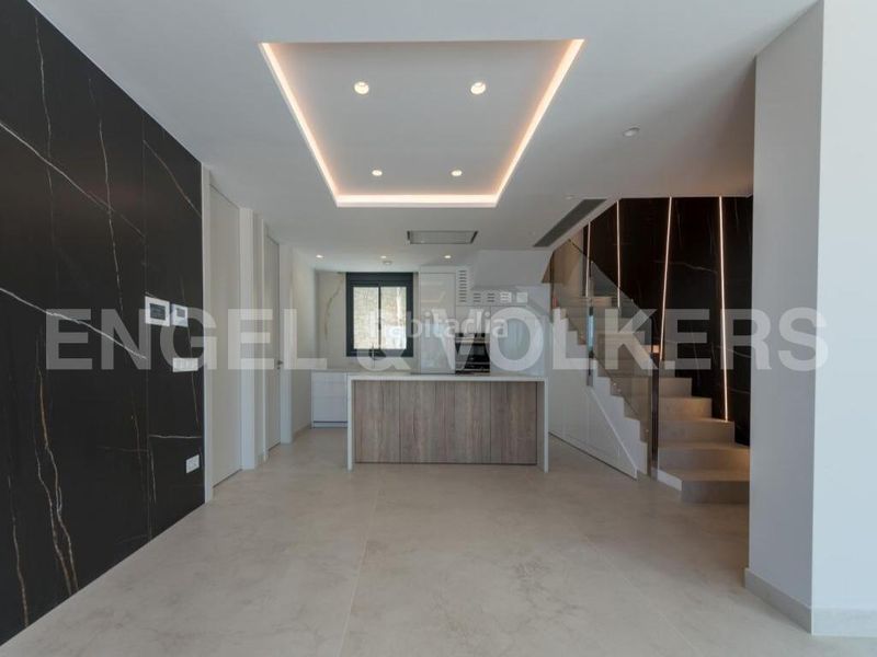 Foto 0930d10f-e397-45b6-be54-d68e89141111. Apartamento en Playa Poniente Benidorm