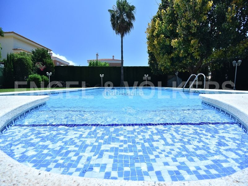 Foto 15020802-bdd6-4b29-b369-1e0f847e89d6. Casa amb piscina a Sierra Helada Benidorm
