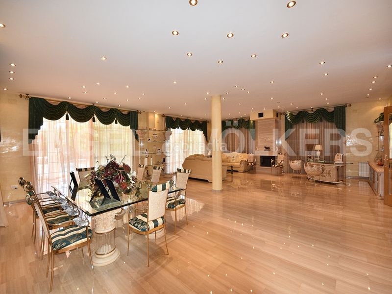 Foto 446d5301-1395-4689-bab4-608d7217c525. Casa amb piscina a Sierra Helada Benidorm