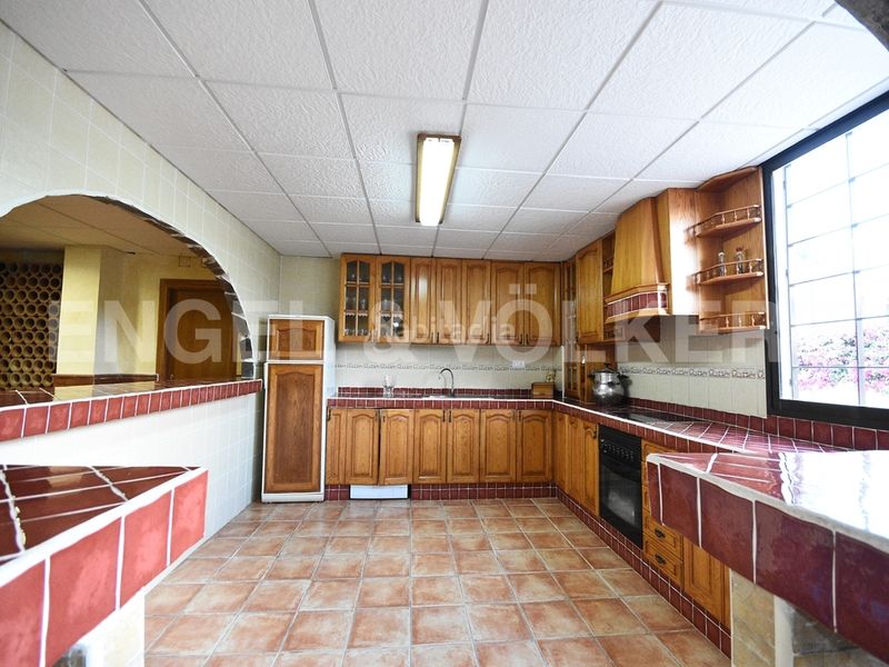 Foto a878f0c8-7252-4ed1-8170-4a81d72bd1dc. Casa amb piscina a Sierra Helada Benidorm