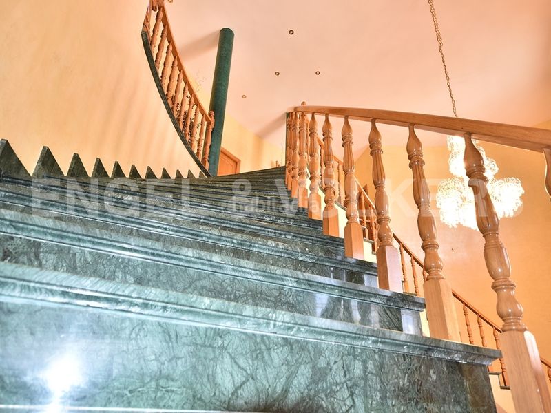 Foto a901e8cf-22a7-4971-bf4d-2e907f715135. Casa amb piscina a Sierra Helada Benidorm