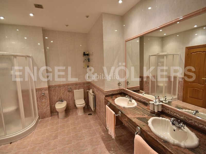Foto d3ae2aca-dfb8-41b7-a80e-851cb3964bbd. Casa amb piscina a Sierra Helada Benidorm