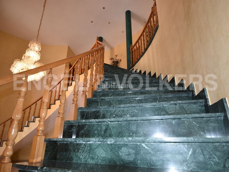 Foto f6edcf70-fa58-4061-b4e6-403c1bef6f2d. Casa amb piscina a Sierra Helada Benidorm
