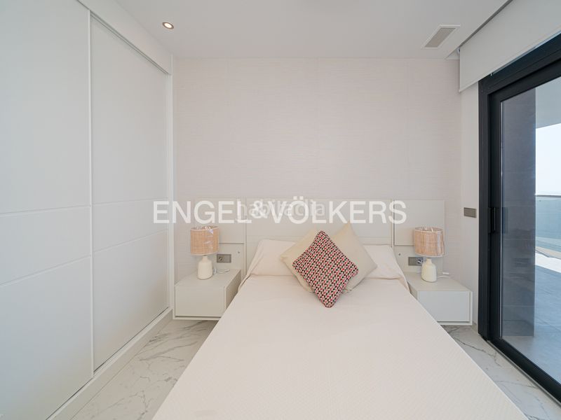 Foto 33ff1efa-de85-4224-ab85-2ad7cc4ca111. Àtic amb piscina a Levante Alto Benidorm