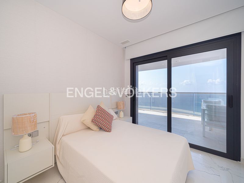 Foto 43ac15fe-c1f5-440a-93dc-ef8362d90be6. Àtic amb piscina a Levante Alto Benidorm