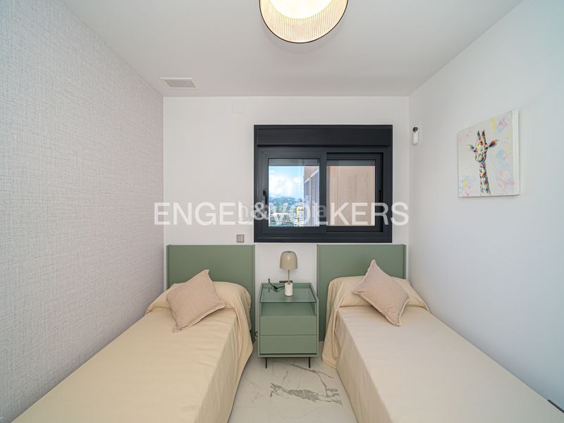 Foto 5c722e40-5f84-45a7-ba3f-9e487f5cadde. Àtic amb piscina a Levante Alto Benidorm