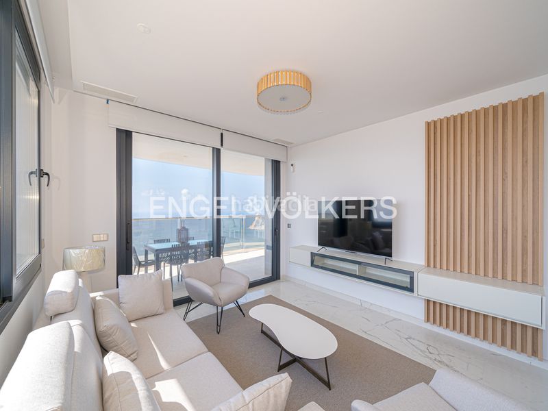 Foto c115c267-0344-4156-9607-8e94de5a2287. Àtic amb piscina a Levante Alto Benidorm