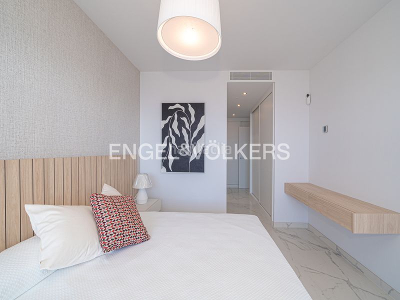 Foto e2af8dc3-e5af-4fe3-8acf-9d9d04807a1f. Àtic amb piscina a Levante Alto Benidorm