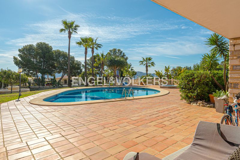 Foto 0a0ff638-7603-4fd7-95f1-82c1fc64a3ec. Casa amb xemeneia piscina a Coloma Nucia (la)