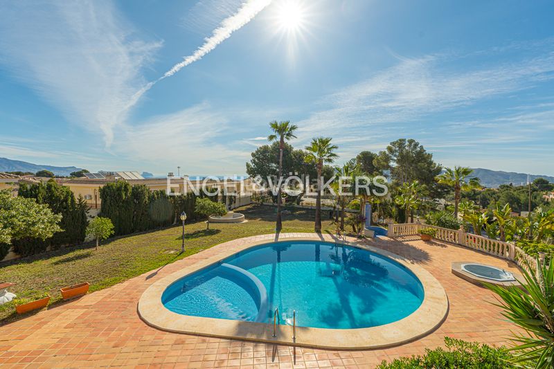 Foto bea38e2d-00a1-4841-8fff-30f67b736c63. Casa amb xemeneia piscina a Coloma Nucia (la)
