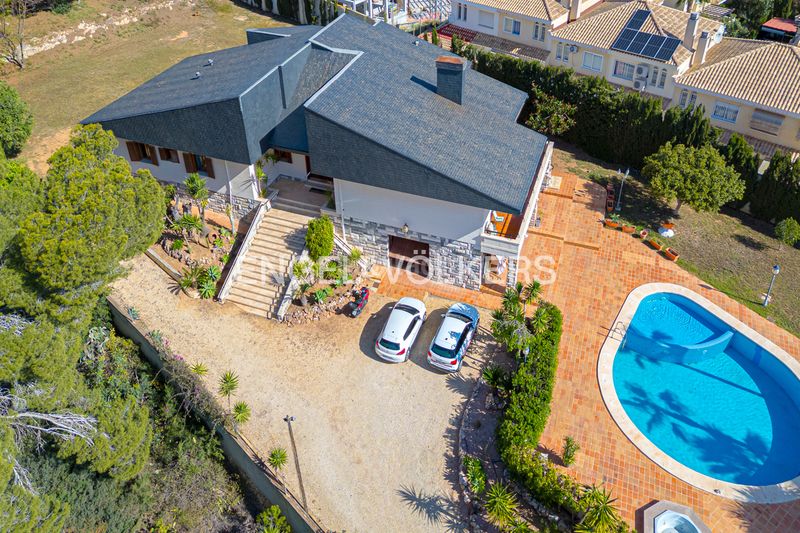 Foto cf3547e0-c88e-4672-855e-36ade0713eb0. Casa amb xemeneia piscina a Coloma Nucia (la)
