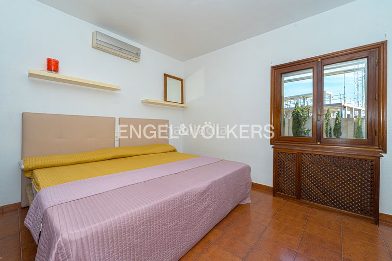 Foto ed334ee2-69e0-4b1c-bf34-e74e03451f6f. Casa amb xemeneia piscina a Coloma Nucia (la)