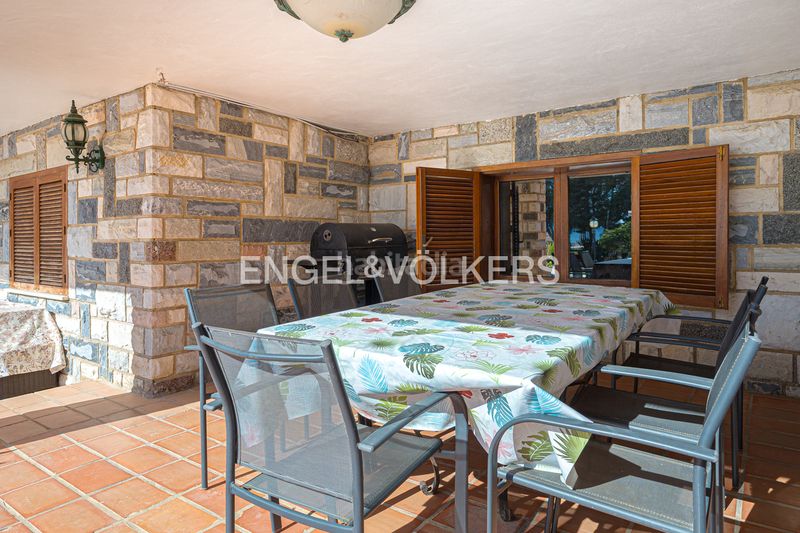 Foto f5678a97-11ab-4470-acc3-3bf89c89301e. Casa amb xemeneia piscina a Coloma Nucia (la)