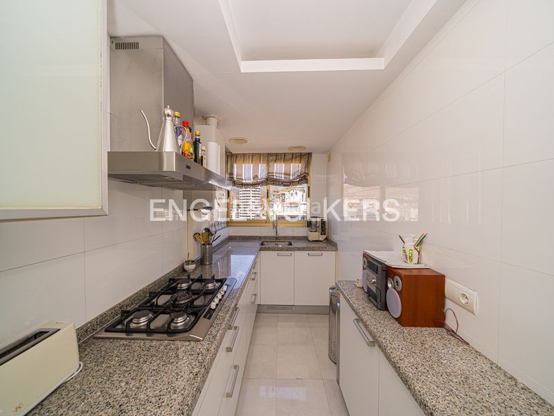 Foto 8b2412dd-2fa7-4cdf-b93a-83dfd228433d. Apartament amb piscina a Playa Levante Benidorm
