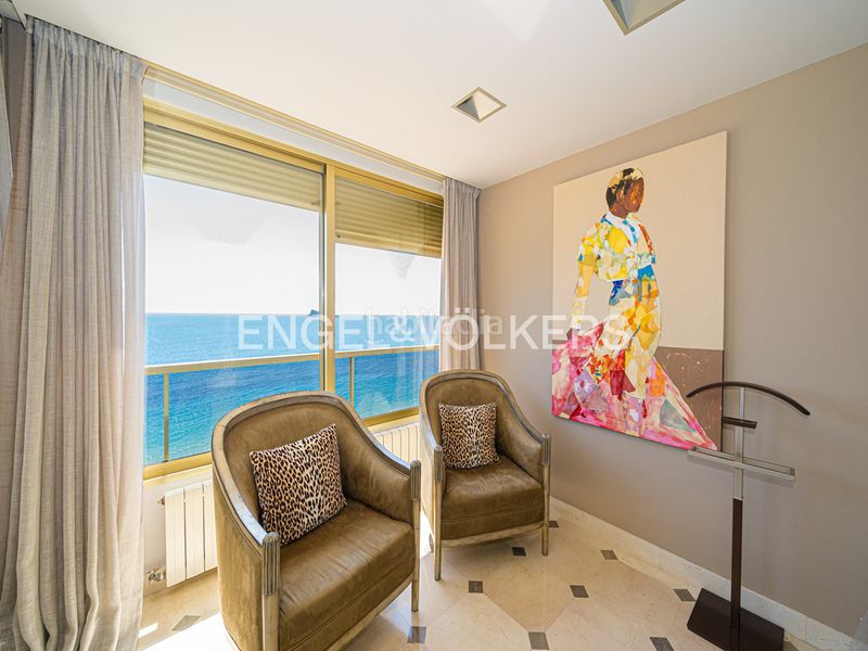 Foto b16afb0f-202b-48f6-9f7b-3402ba7bb55e. Apartament amb piscina a Playa Levante Benidorm