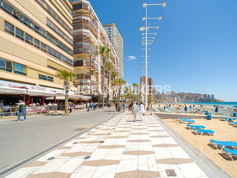 Foto d32af7c3-e308-4433-ab26-bb5f974b6d33. Apartament amb piscina a Playa Levante Benidorm