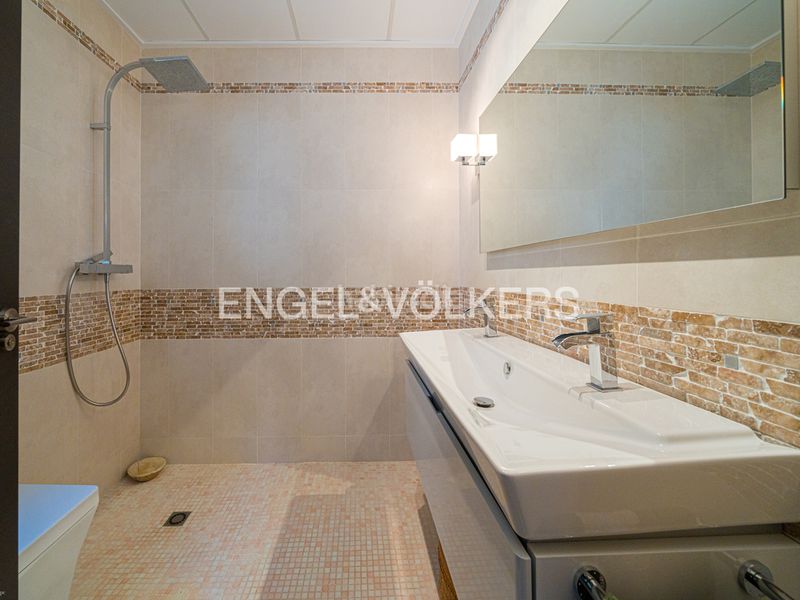 Foto 2f5014b7-8a2a-4e09-be6e-2e6cab32193f. Casa a Playa Poniente Benidorm