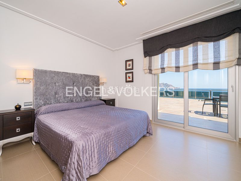 Foto 99e0d7d5-3f9c-4917-951e-2daa0b07163b. Casa a Playa Poniente Benidorm