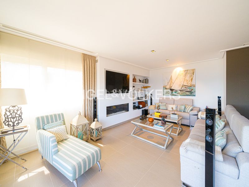 Foto 9e14b949-0445-4300-91a8-dcbbac0a71a7. Casa a Playa Poniente Benidorm