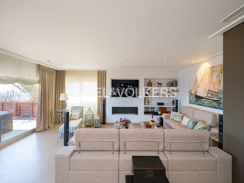 Foto c1db55c5-472d-4b73-9553-8ebda5dc84fb. Casa a Playa Poniente Benidorm