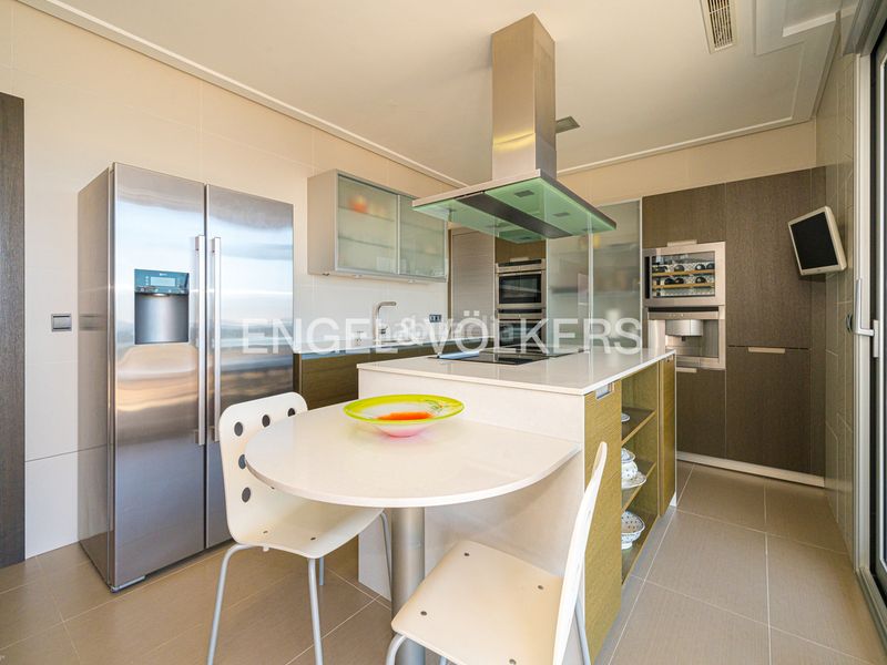 Foto d206bf23-c91d-4193-82aa-97c056edd094. Casa a Playa Poniente Benidorm