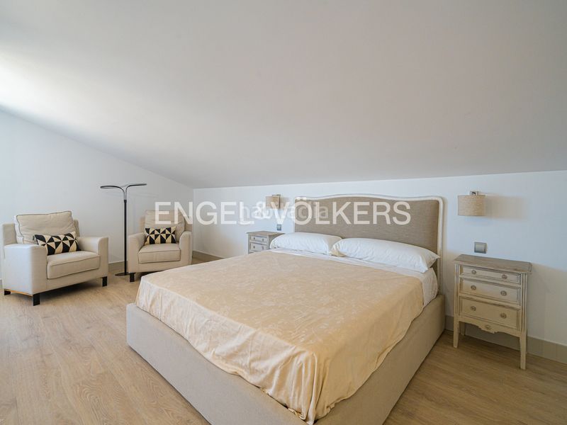 Foto ee898db3-1e4b-451f-8b8a-45cb0856b72f. Casa a Playa Poniente Benidorm