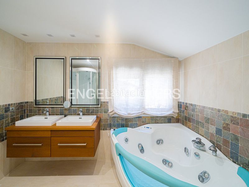 Foto f217c74a-9da5-4649-9730-e6fd8a0d3b17. Casa a Playa Poniente Benidorm