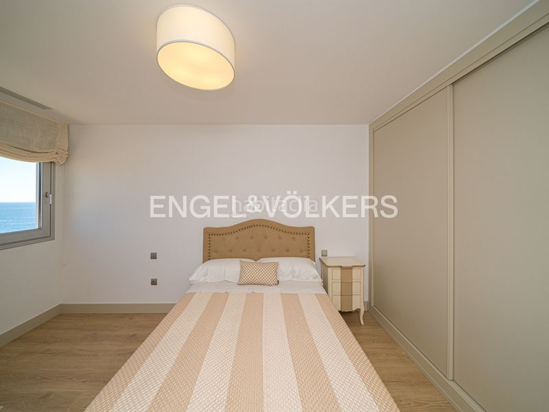 Foto f4bcee35-3081-4ead-840b-a54924893493. Casa a Playa Poniente Benidorm